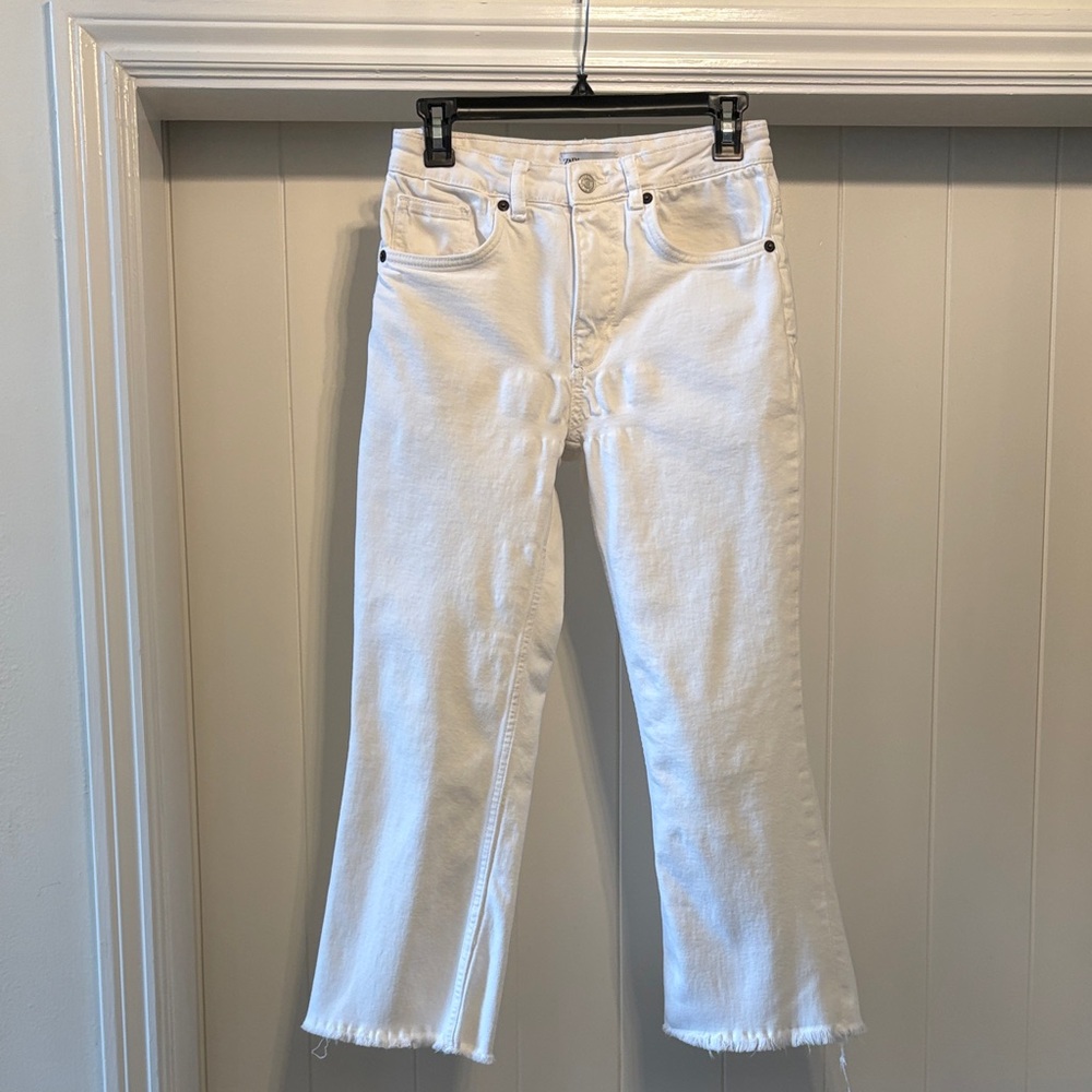 Zara White Cropped Ankle Jeans
